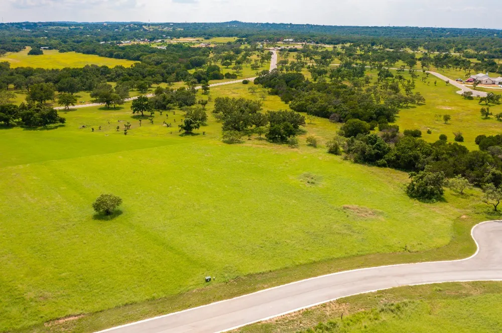 24 Lilly Lane Road Round Mountain, TX 78663