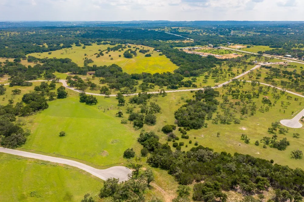 24 Lilly Lane Road Round Mountain, TX 78663