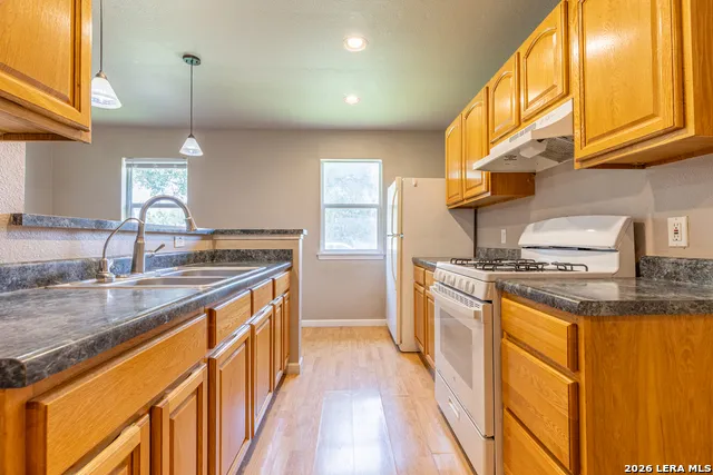 3727 Aragon Dr San Antonio, TX 78211