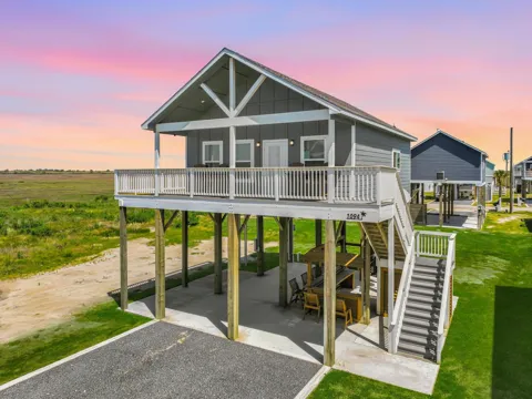1094 Shady Lane