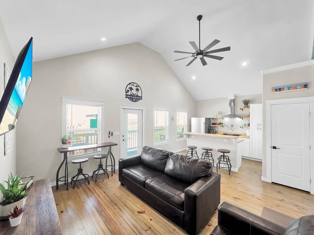 1094 Shady Lane Gilchrist, TX 77617
