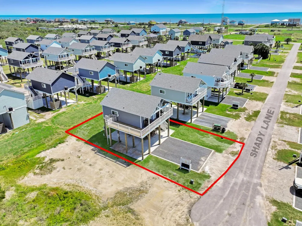 1094 Shady Lane Gilchrist, TX 77617