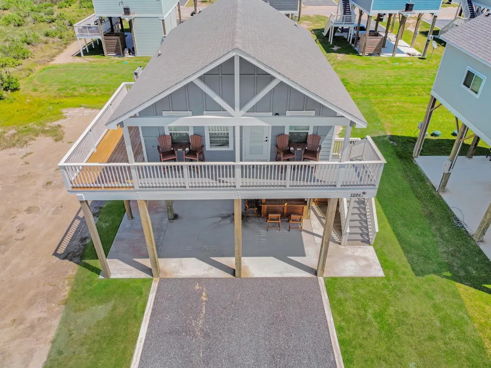 1094 Shady Lane Gilchrist, TX 77617