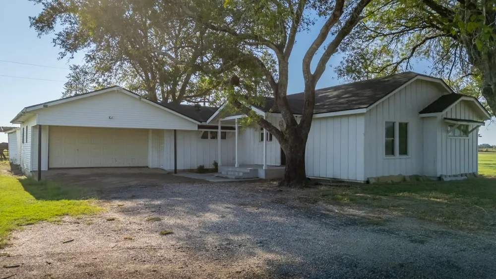 3971 Us Highway 77 S Hallettsville, TX 77964