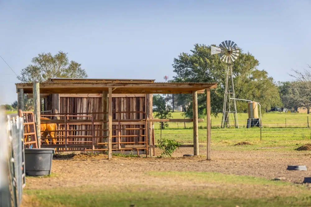 3971 Us Highway 77 S Hallettsville, TX 77964