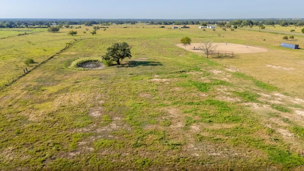 3971 Us Highway 77 S Hallettsville, TX 77964