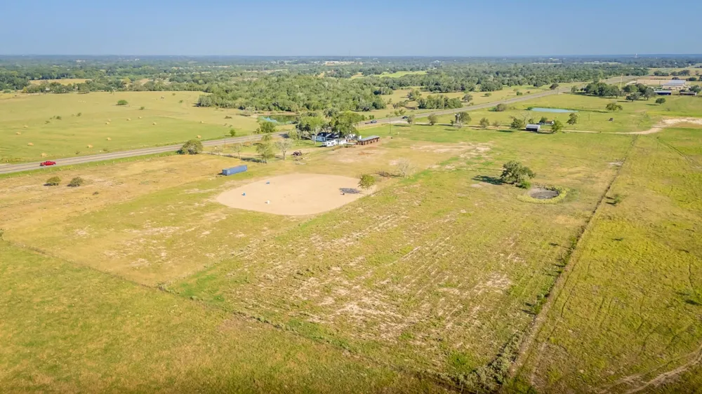 3971 Us Highway 77 S Hallettsville, TX 77964