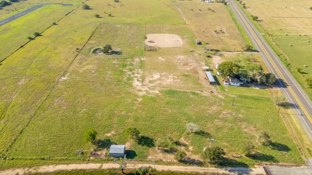 3971 Us Highway 77 S Hallettsville, TX 77964