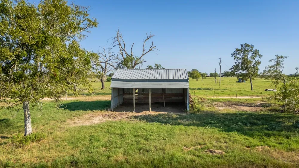 3971 Us Highway 77 S Hallettsville, TX 77964