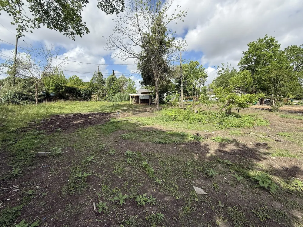 1616 Red Bluff Court Pasadena, TX 77506