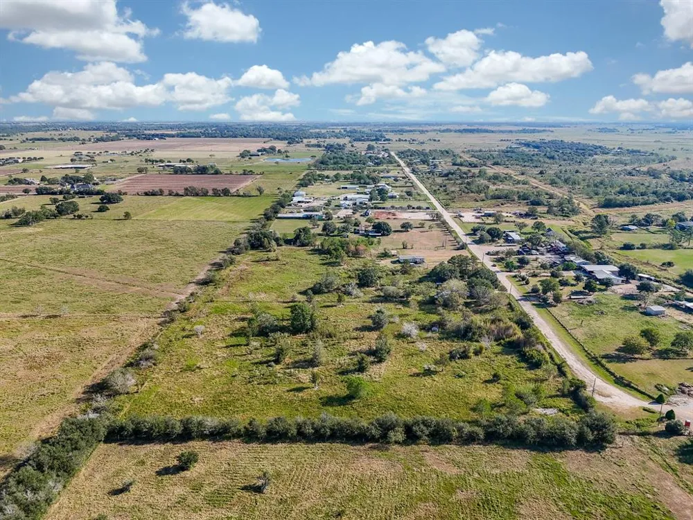 9810 E Creek Bend Drive Needville, TX 77461