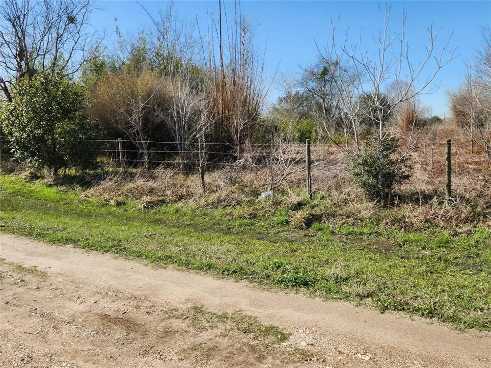 9810 E Creek Bend Drive Needville, TX 77461