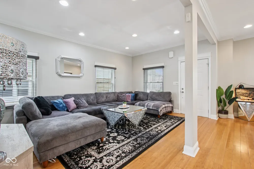 142 S 4th Avenue Beech Grove, IN 46107