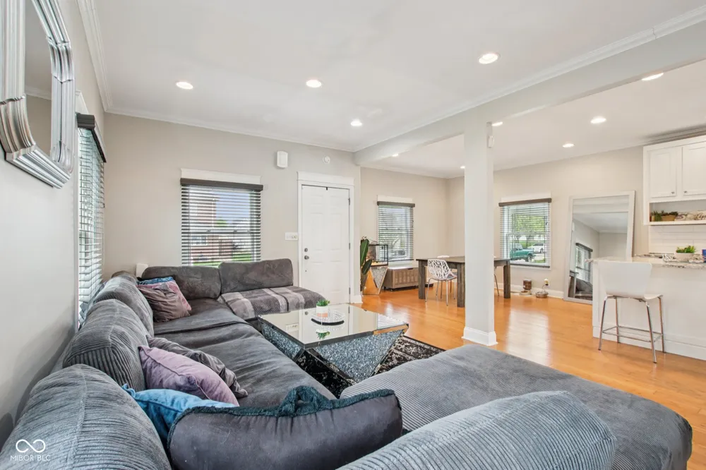 142 S 4th Avenue Beech Grove, IN 46107