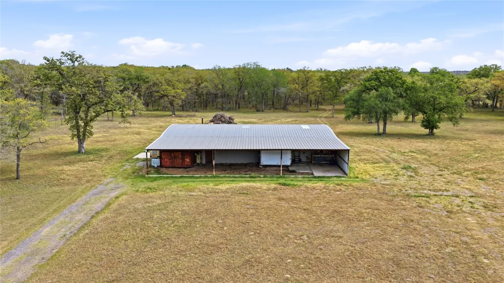 13661 E HIGHWAY 90 Kingsbury, TX 78638
