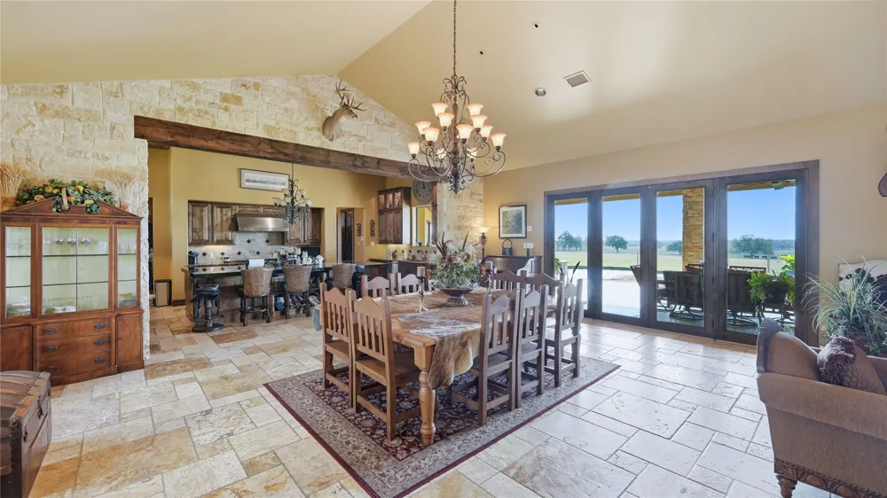 13661 E HIGHWAY 90 Kingsbury, TX 78638