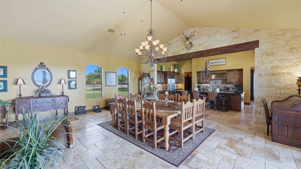 13661 E HIGHWAY 90 Kingsbury, TX 78638