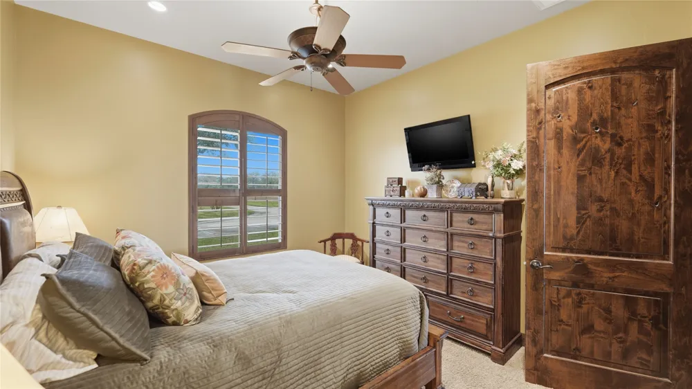 13661 E HIGHWAY 90 Kingsbury, TX 78638