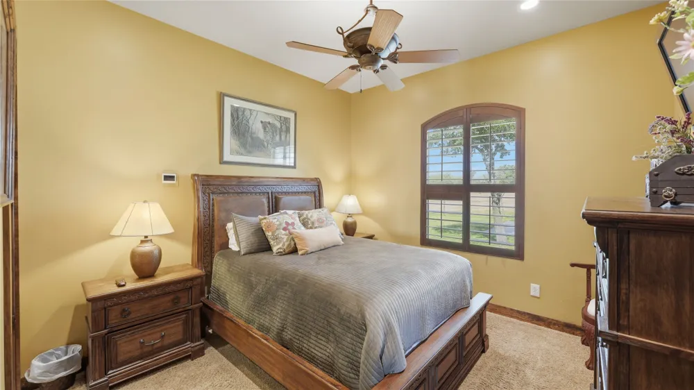13661 E HIGHWAY 90 Kingsbury, TX 78638