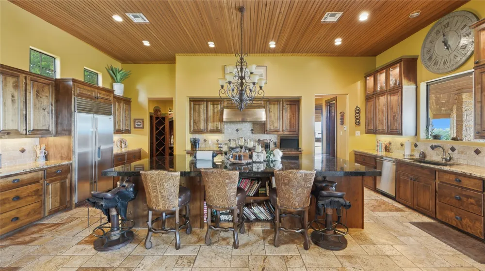 13661 E HIGHWAY 90 Kingsbury, TX 78638