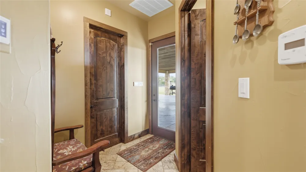 13661 E HIGHWAY 90 Kingsbury, TX 78638