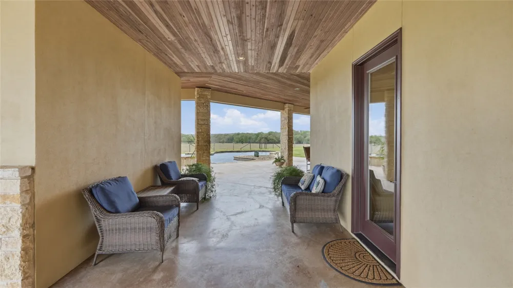 13661 E HIGHWAY 90 Kingsbury, TX 78638