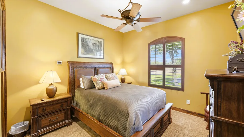 13661 E HIGHWAY 90 Kingsbury, TX 78638
