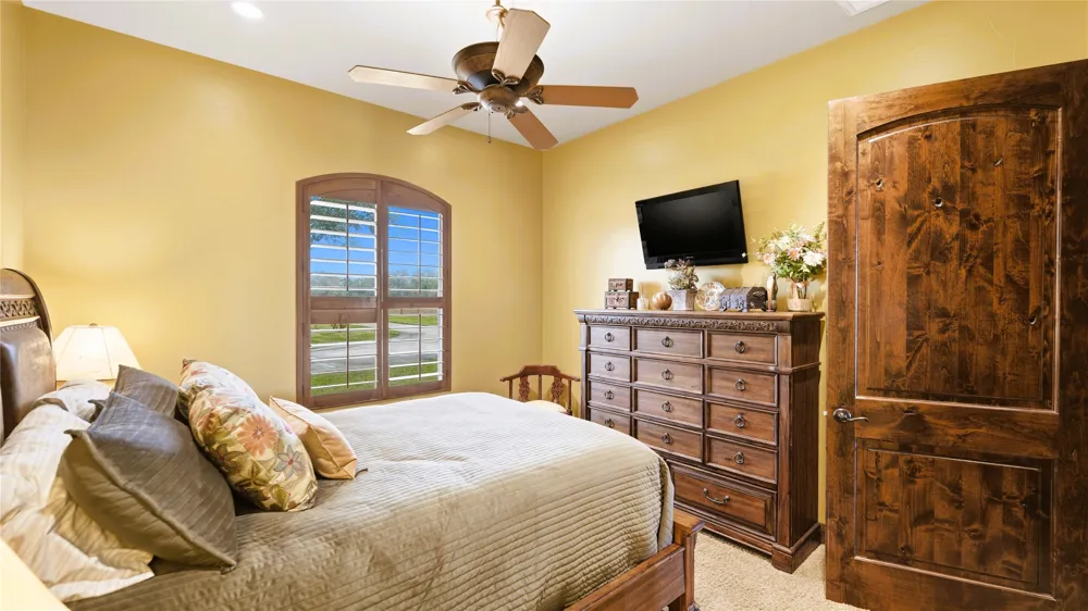 13661 E HIGHWAY 90 Kingsbury, TX 78638