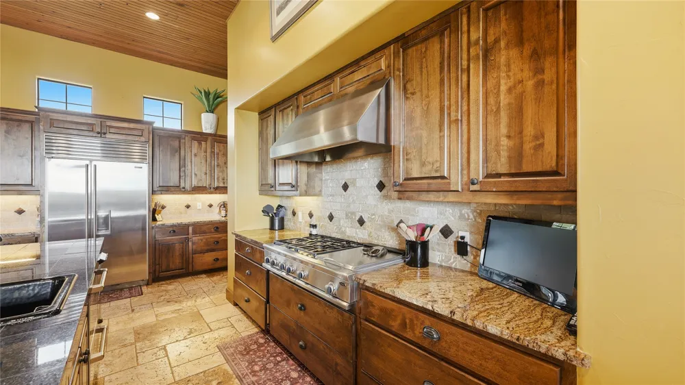 13661 E HIGHWAY 90 Kingsbury, TX 78638