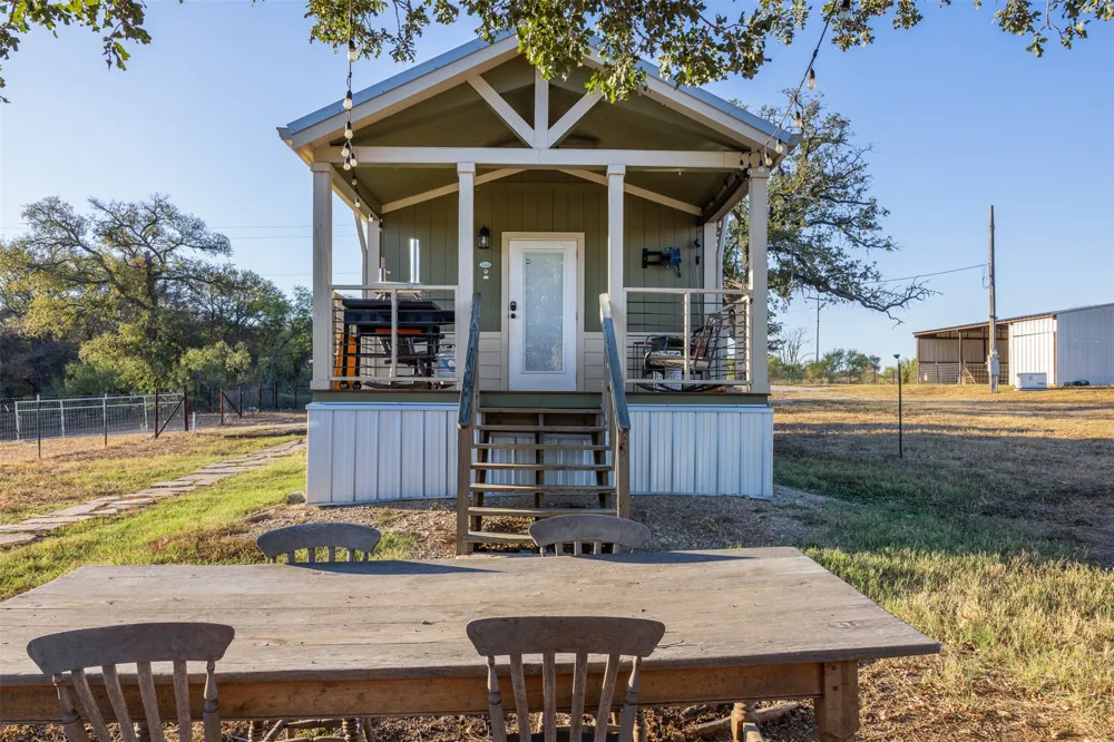 3270 Fm 671 Luling, TX 78648