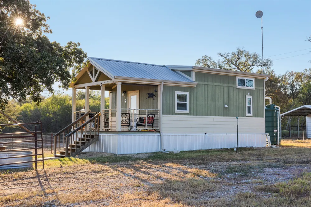 3270 Fm 671 Luling, TX 78648