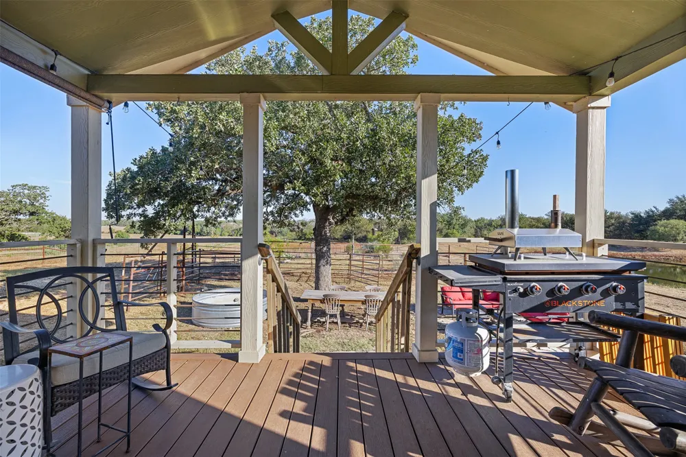 3270 Fm 671 Luling, TX 78648