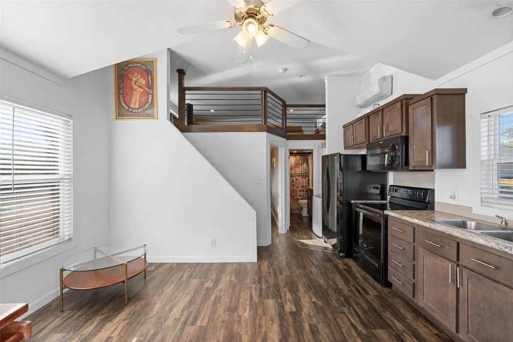 3270 Fm 671 Luling, TX 78648