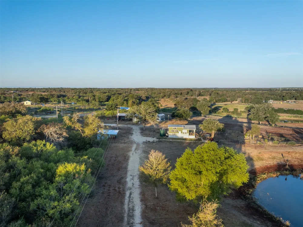 3270 Fm 671 Luling, TX 78648