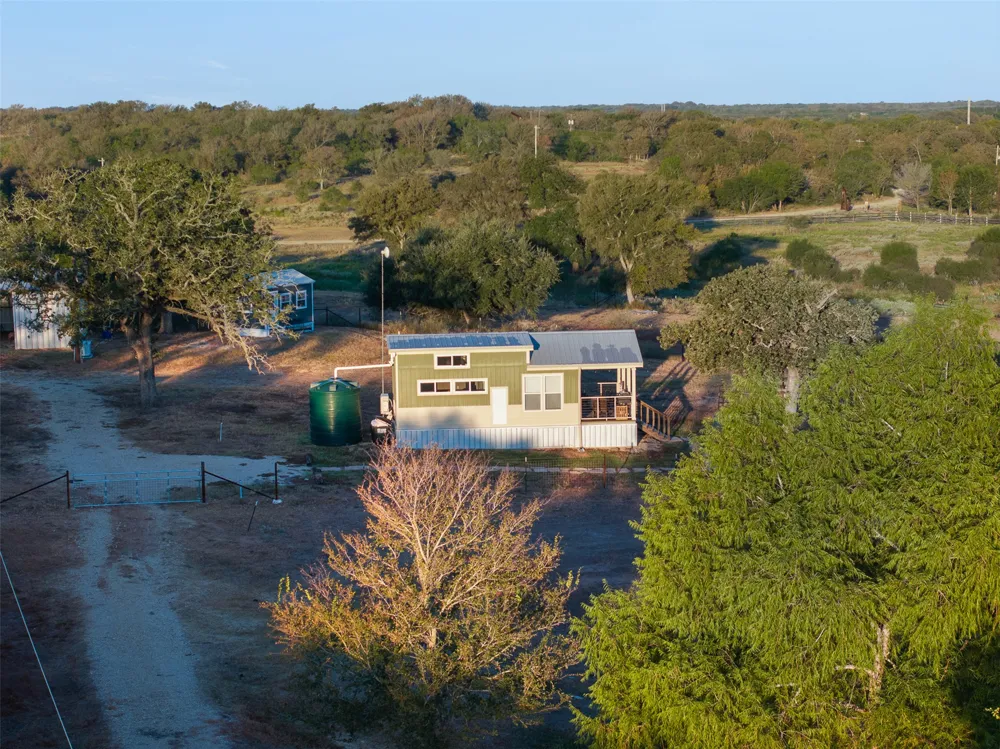 3270 Fm 671 Luling, TX 78648