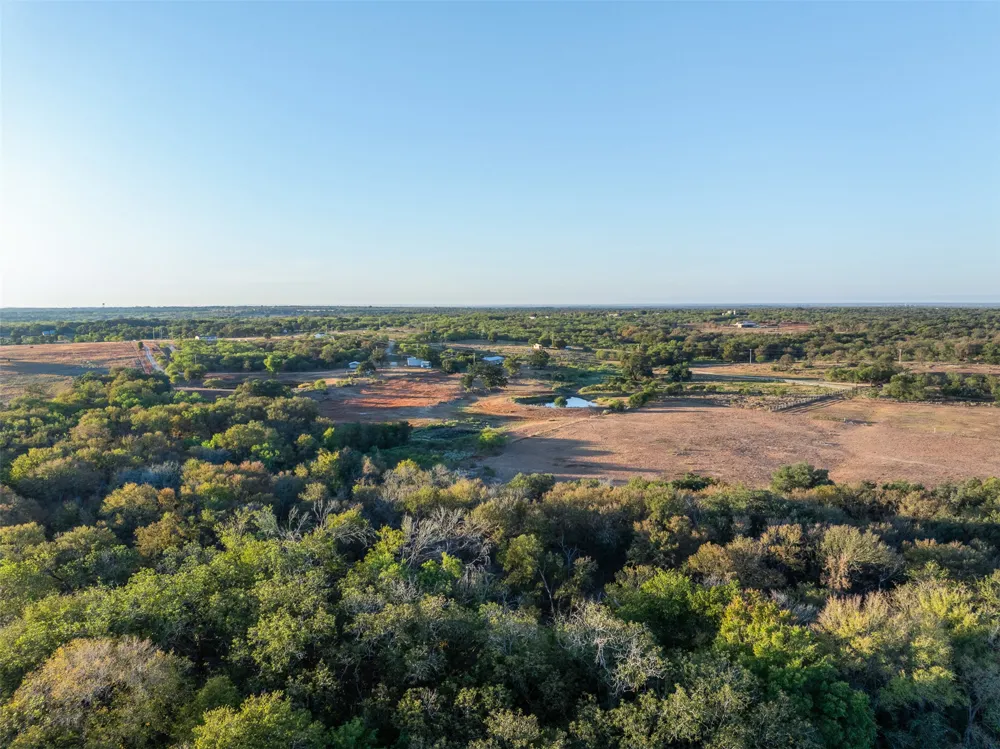 3270 Fm 671 Luling, TX 78648