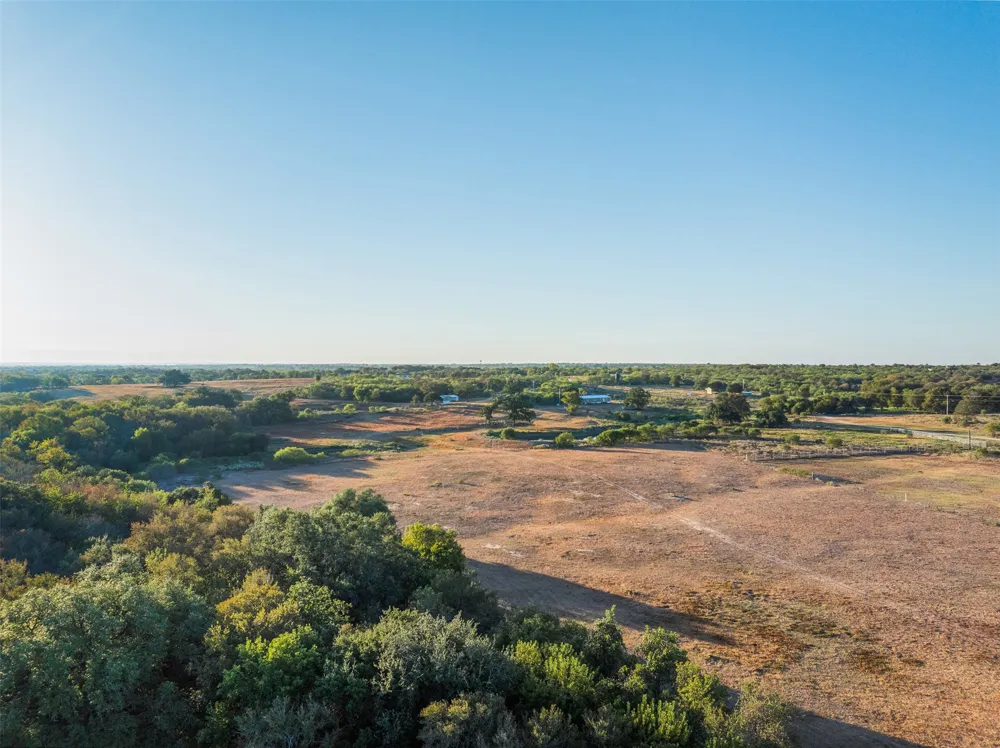 3270 Fm 671 Luling, TX 78648