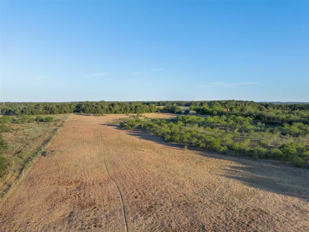 3270 Fm 671 Luling, TX 78648