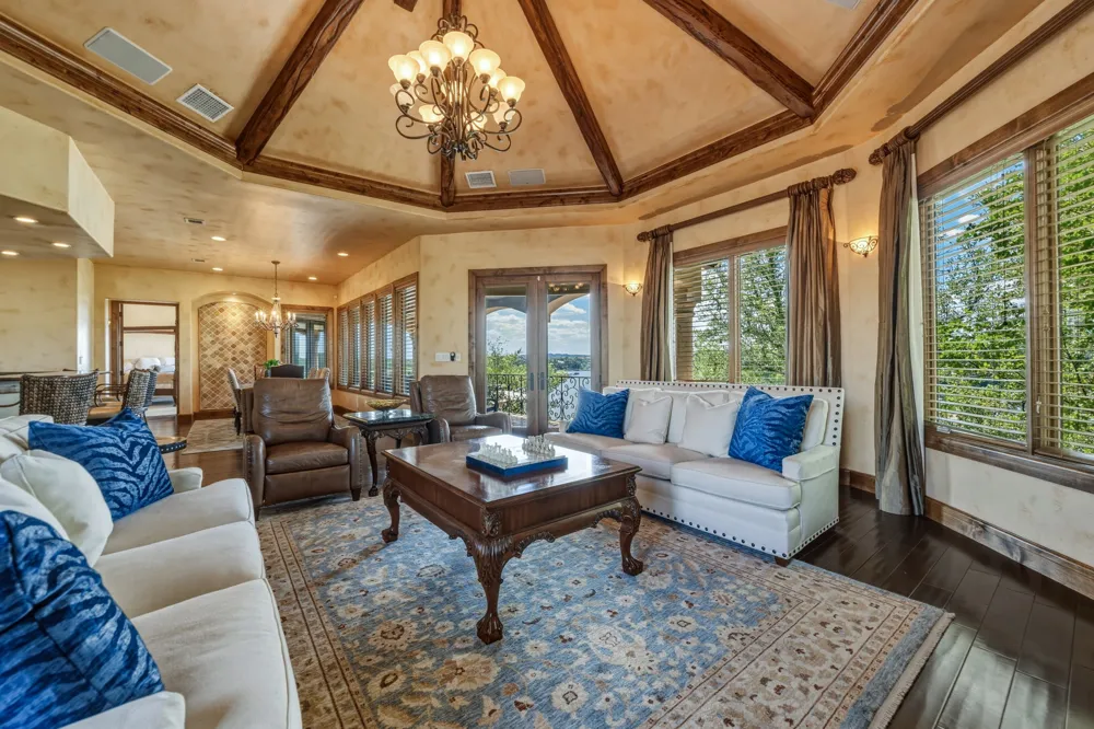 25110 River Road Spicewood, TX 78669