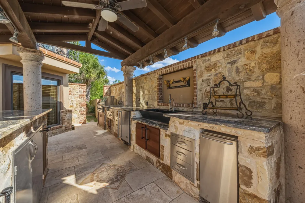 25110 River Road Spicewood, TX 78669