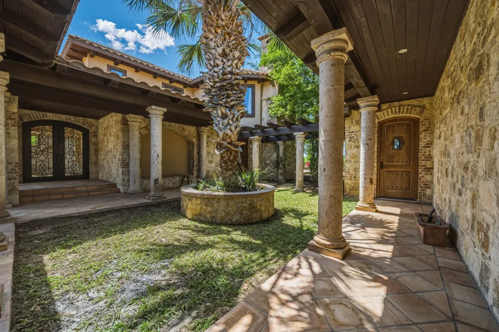 25110 River Road Spicewood, TX 78669