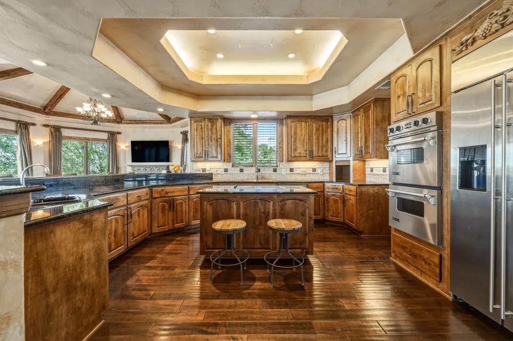 25110 River Road Spicewood, TX 78669