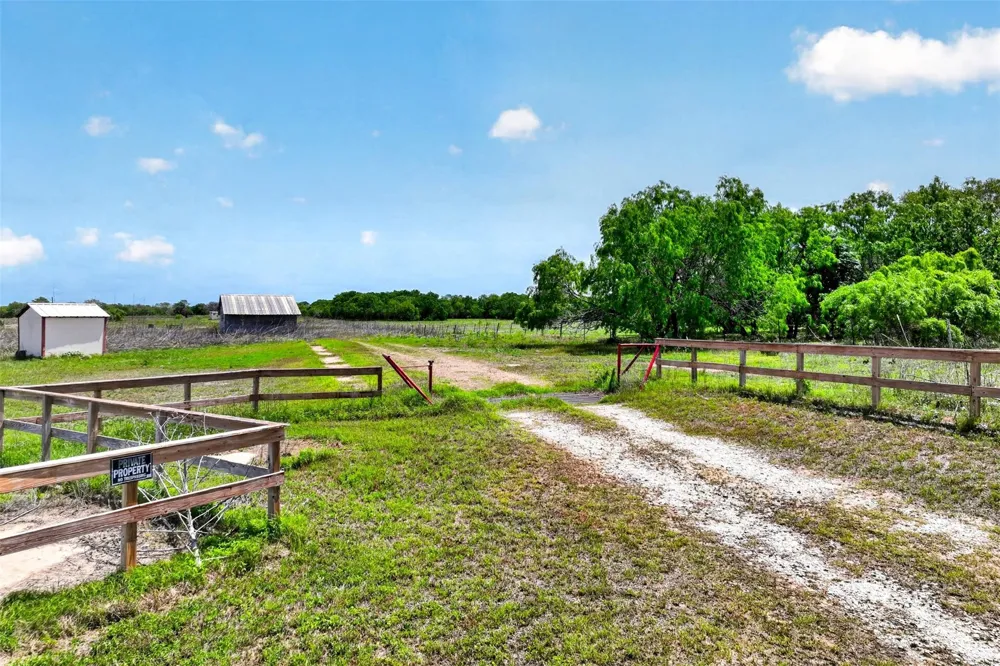 1763 Fm 108 Smiley, TX 78159