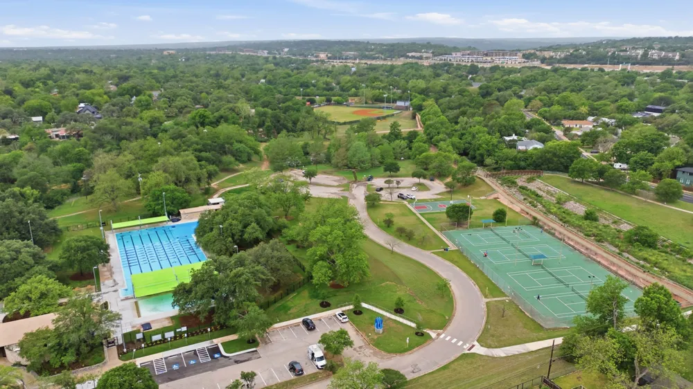 6444 Burnet Road #403 Austin, TX 78757