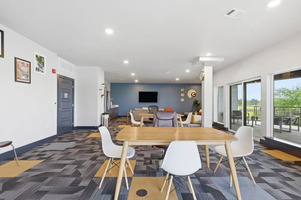 6444 Burnet Road #403 Austin, TX 78757