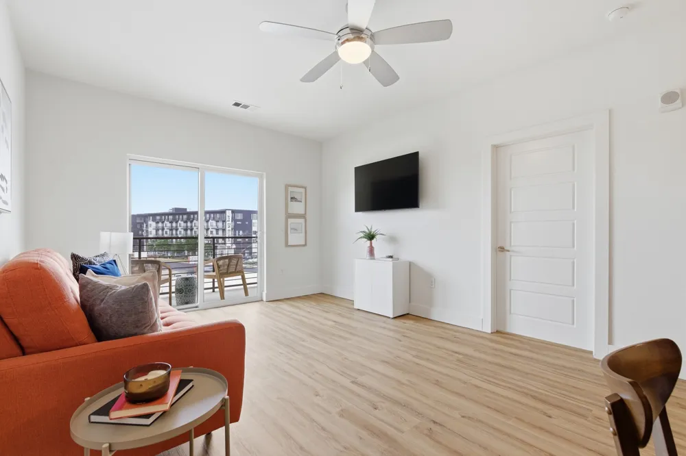 6444 Burnet Road #403 Austin, TX 78757