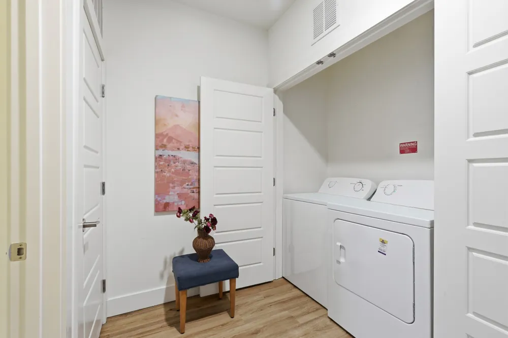 6444 Burnet Road #403 Austin, TX 78757