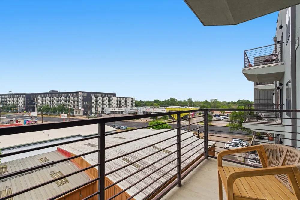 6444 Burnet Road #403 Austin, TX 78757