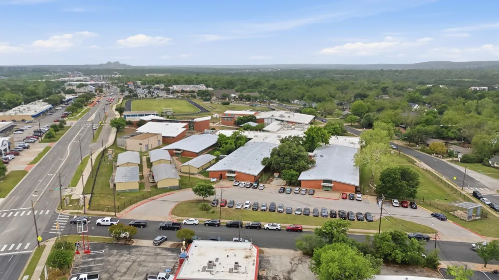 6444 Burnet Road #403 Austin, TX 78757
