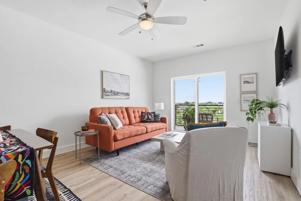 6444 Burnet Road #403 Austin, TX 78757